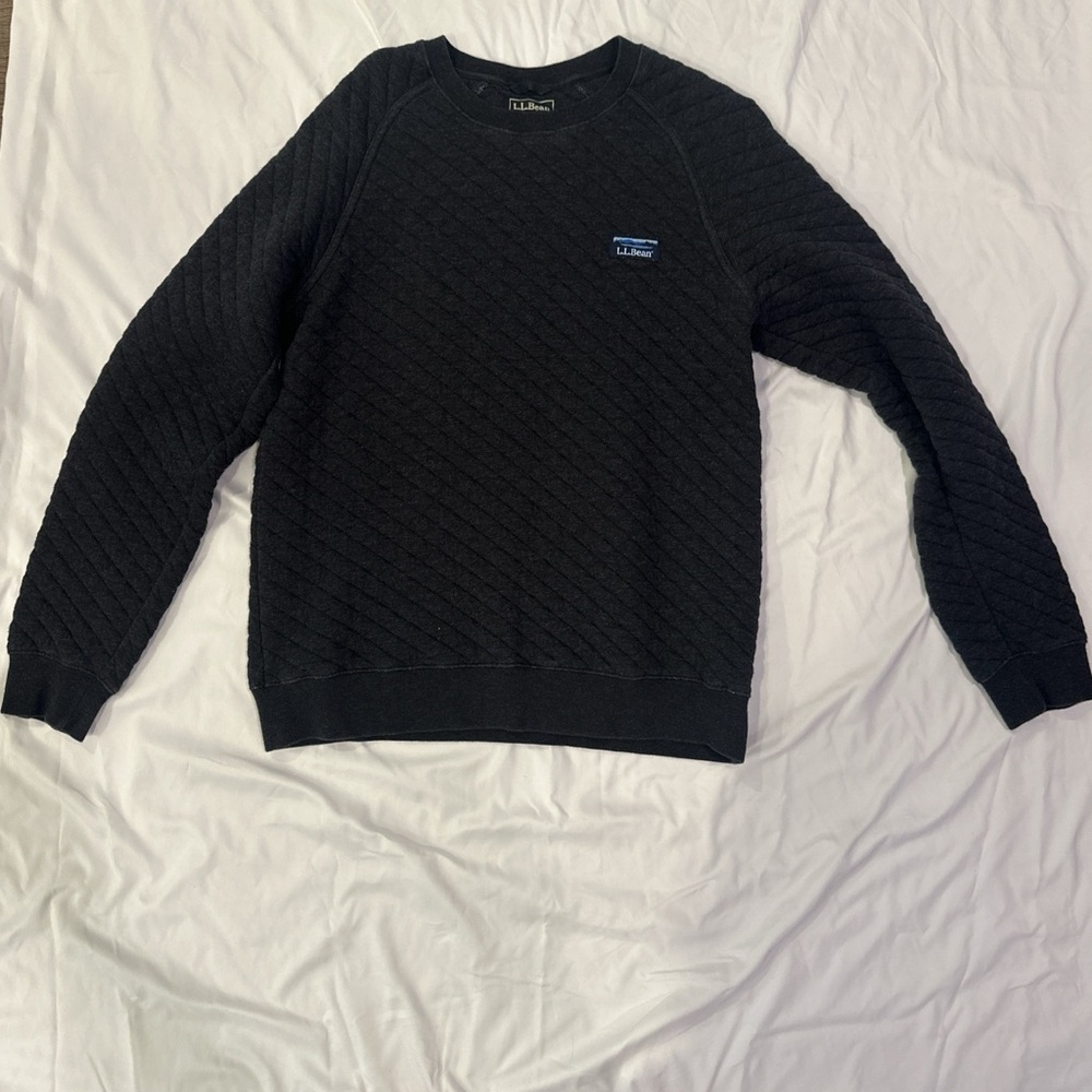 Men’s charcoal grey LL Bean crewneck